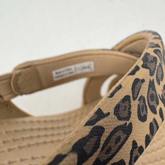 Crocs Sandals Heel Tan Animal Print SINGLE LEFT SHOE - 10 - Picture 5 of 7